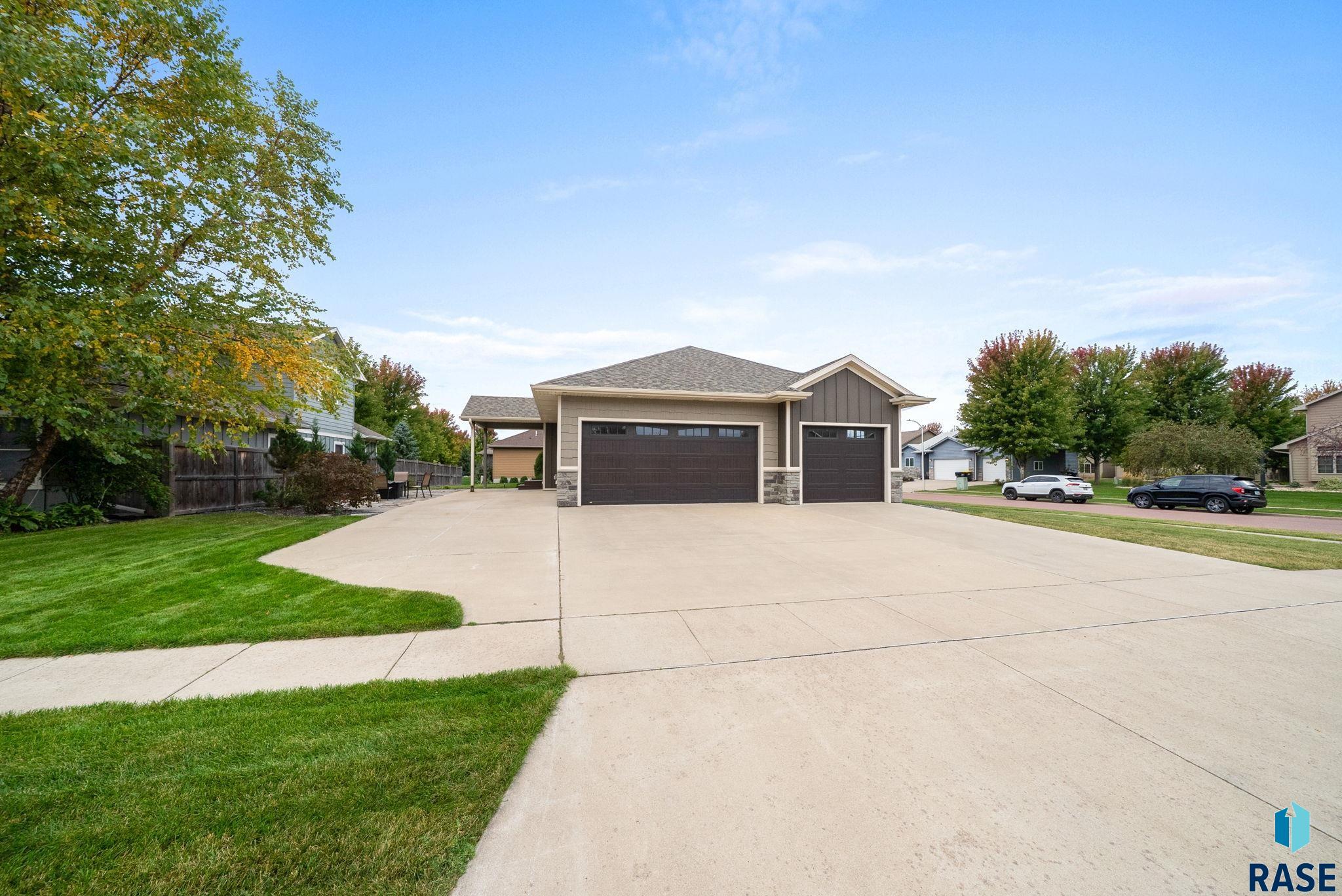 Sioux Falls, South Dakota 57108, United States, 5 Bedrooms Bedrooms, ,3 BathroomsBathrooms,Residential,Active,229236