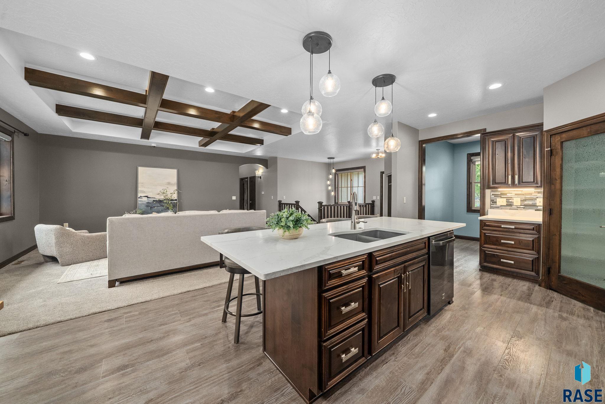 Sioux Falls, South Dakota 57108, United States, 5 Bedrooms Bedrooms, ,3 BathroomsBathrooms,Residential,Active,229236