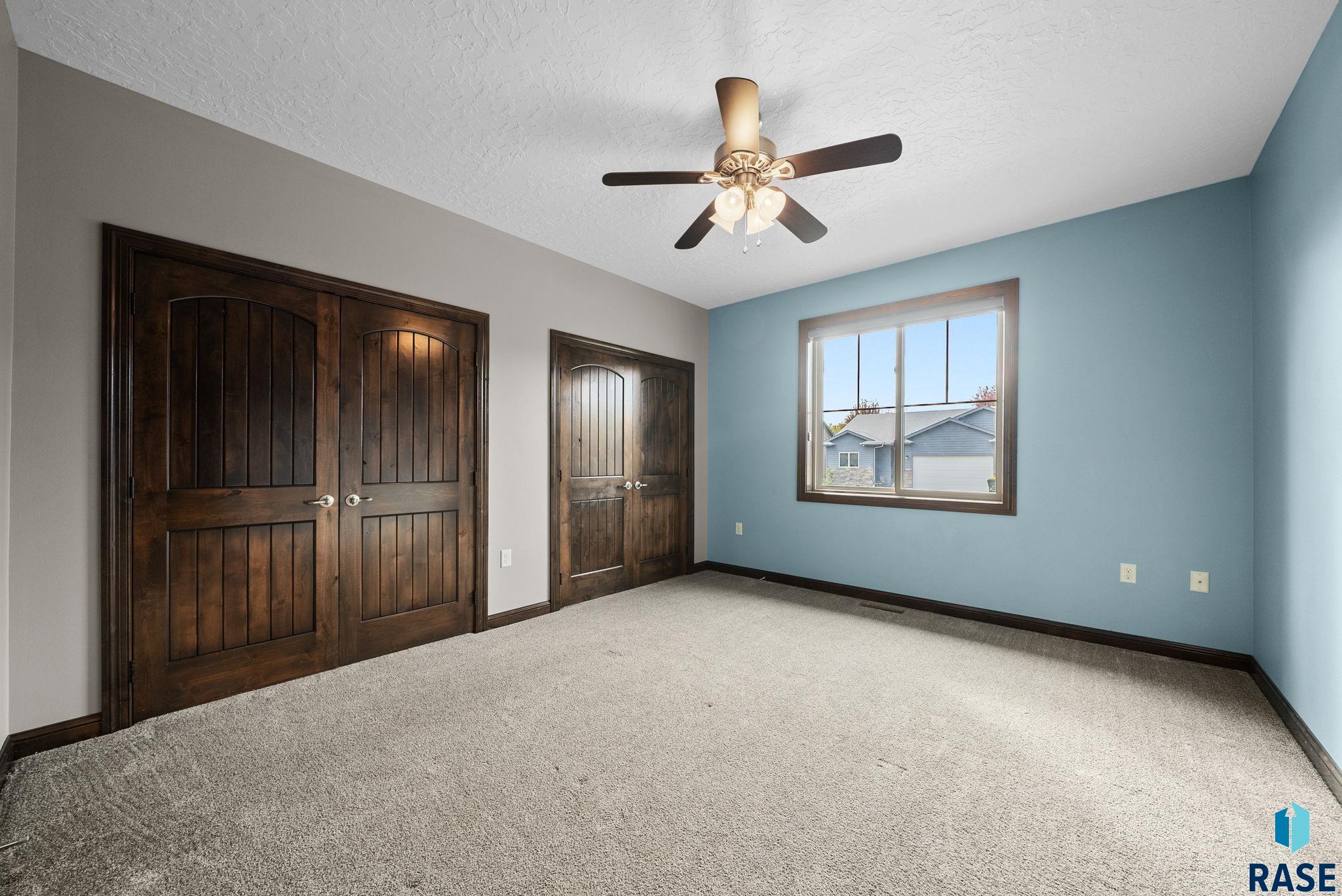 Sioux Falls, South Dakota 57108, United States, 5 Bedrooms Bedrooms, ,3 BathroomsBathrooms,Residential,Active,229236