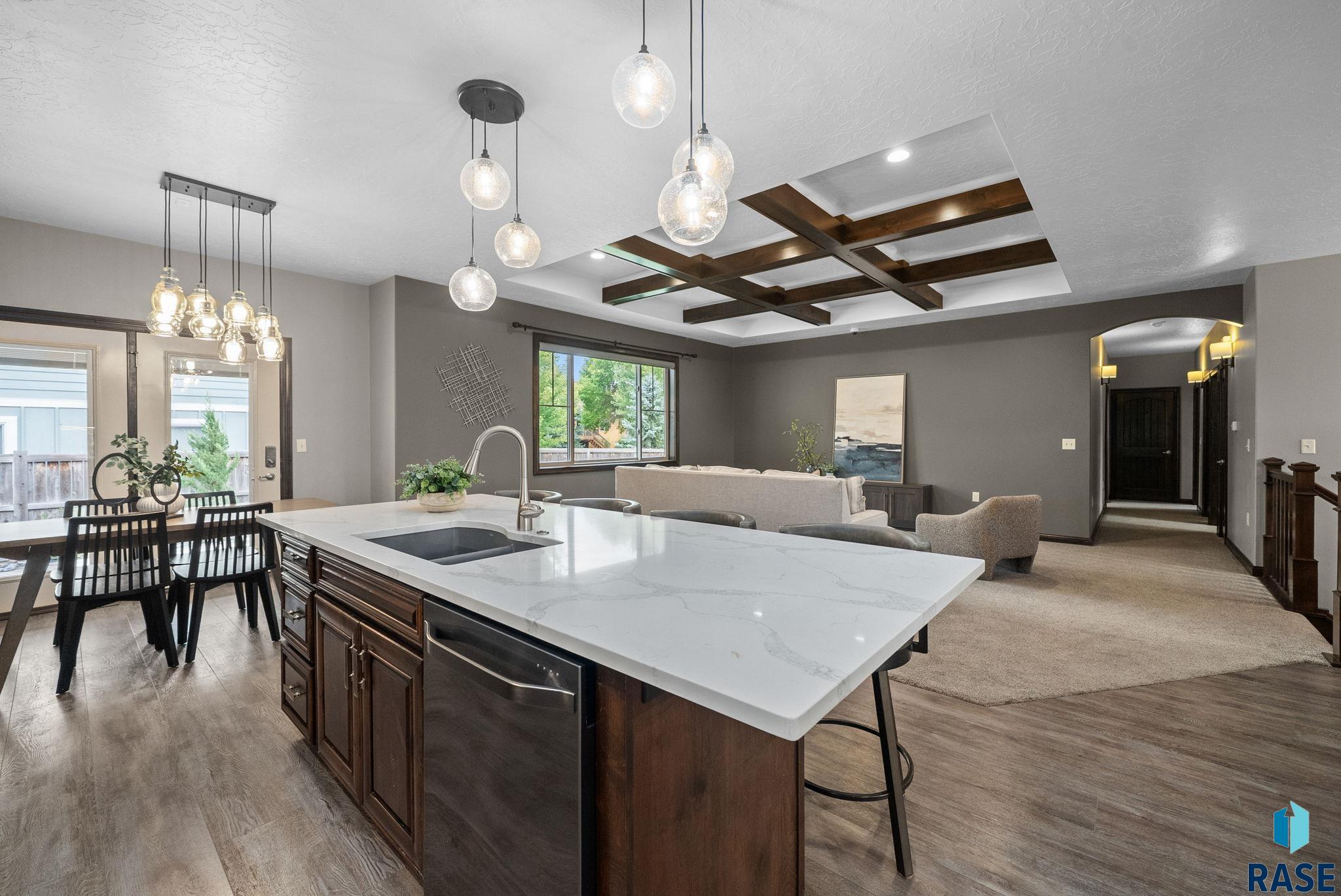 Sioux Falls, South Dakota 57108, United States, 5 Bedrooms Bedrooms, ,3 BathroomsBathrooms,Residential,Active,229236