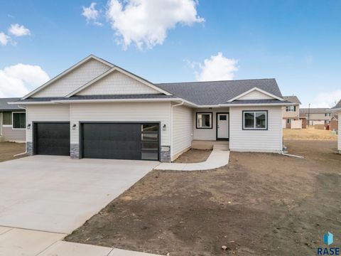Homes For Sale - 1310 Poplar Avenue<br/> Tea, SD 57064