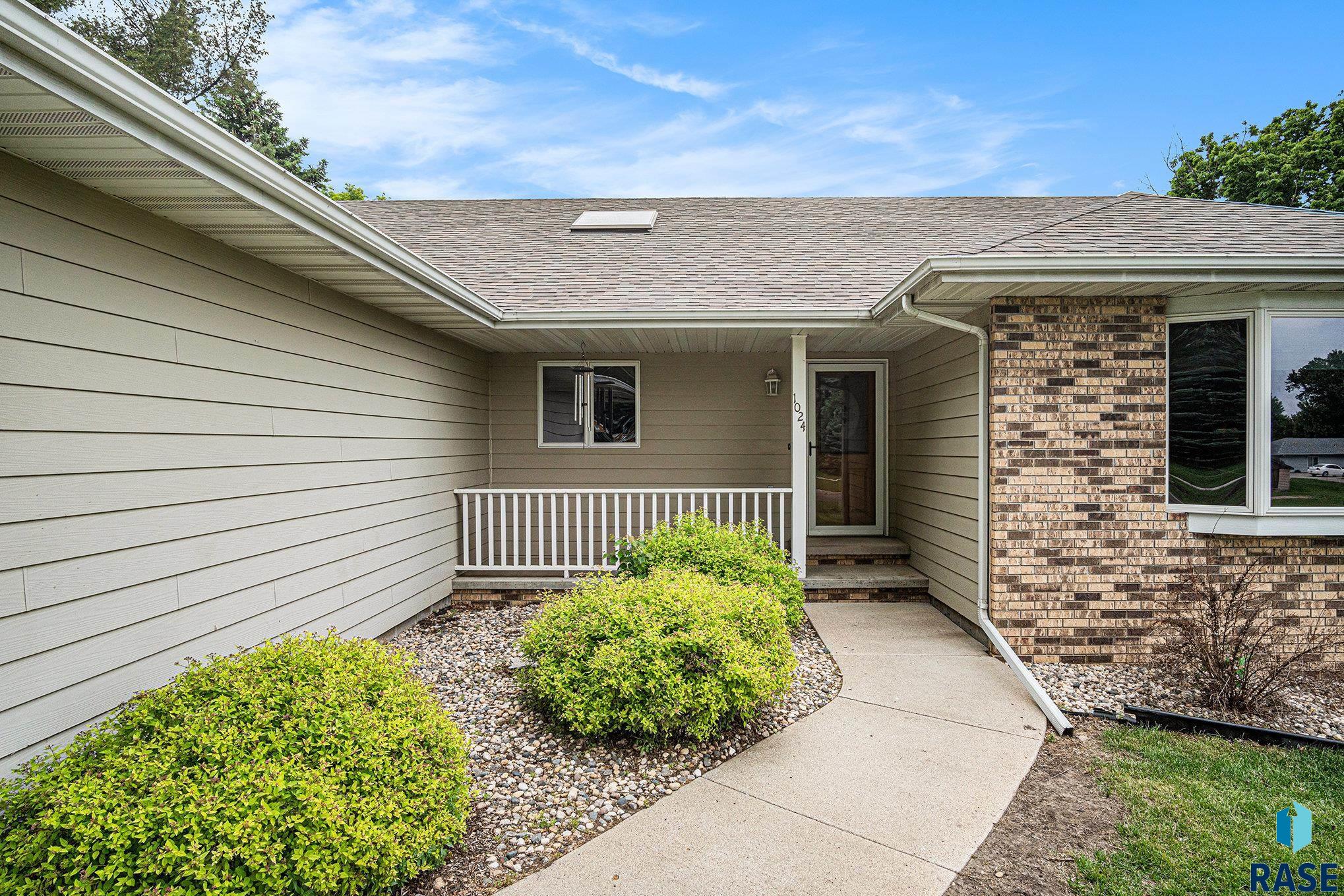 1024 N Josephine Ave