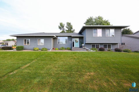 Homes For Sale - 7216 W Strabane Street<br/> Sioux Falls, SD 57106