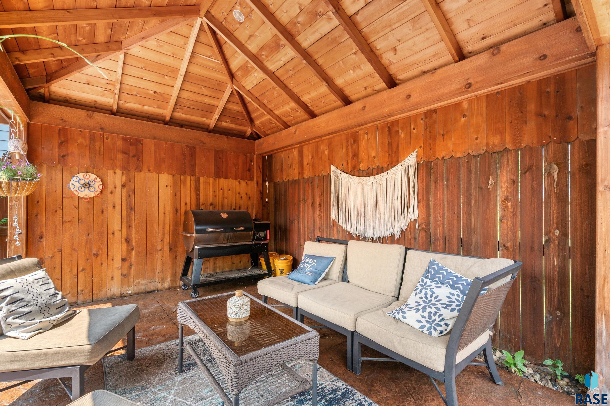 Sioux Falls, South Dakota 57106, United States, 3 Bedrooms Bedrooms, ,2 BathroomsBathrooms,Residential,Active,182847