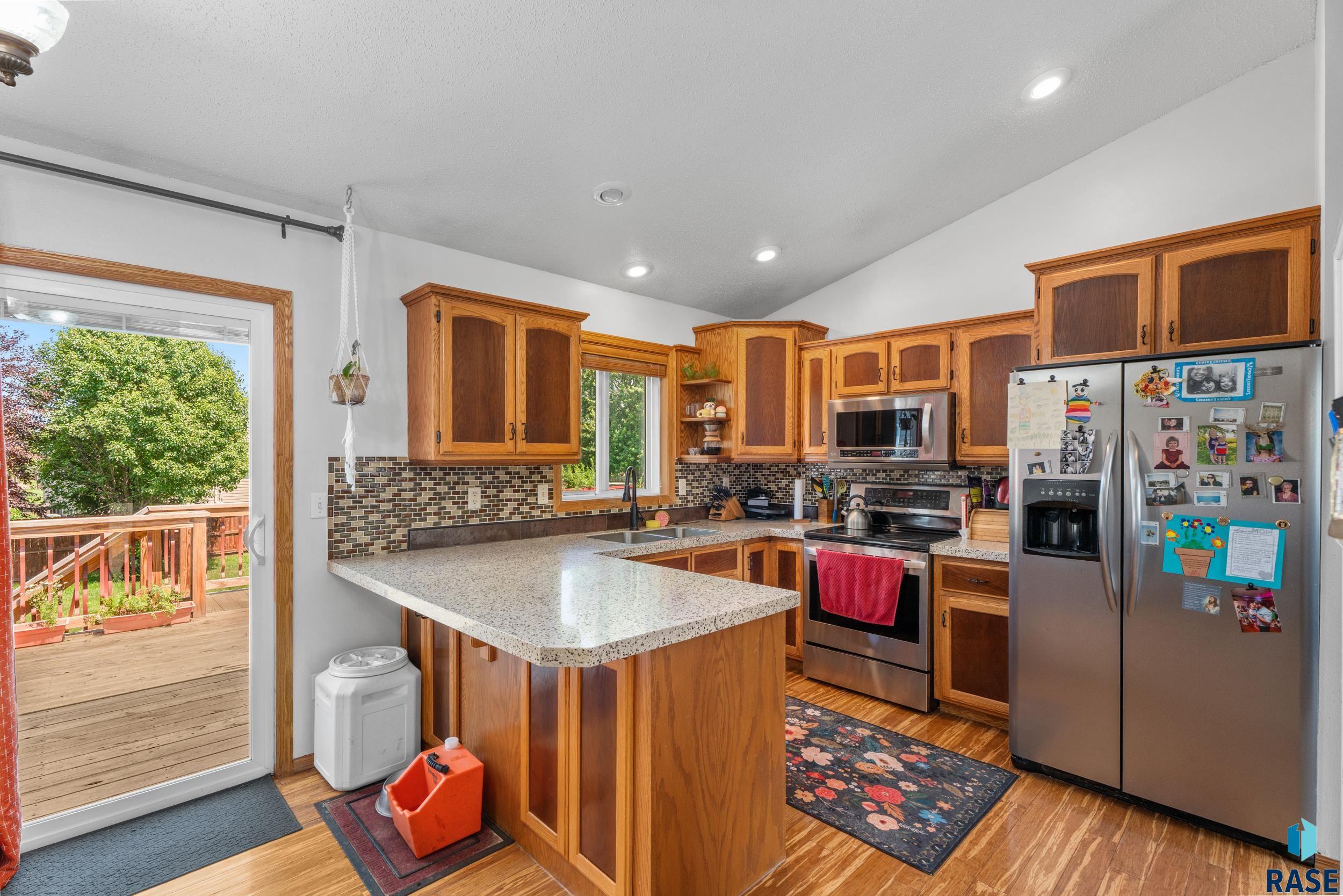 Sioux Falls, South Dakota 57106, United States, 3 Bedrooms Bedrooms, ,2 BathroomsBathrooms,Residential,Active,182847