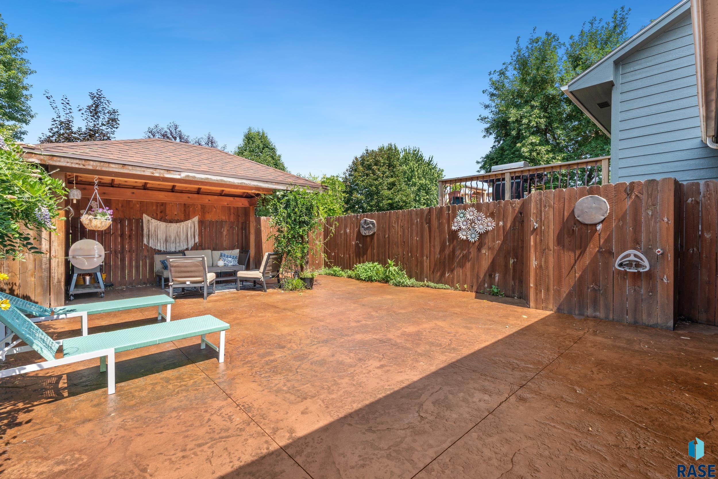 Sioux Falls, South Dakota 57106, United States, 3 Bedrooms Bedrooms, ,2 BathroomsBathrooms,Residential,Active,182847