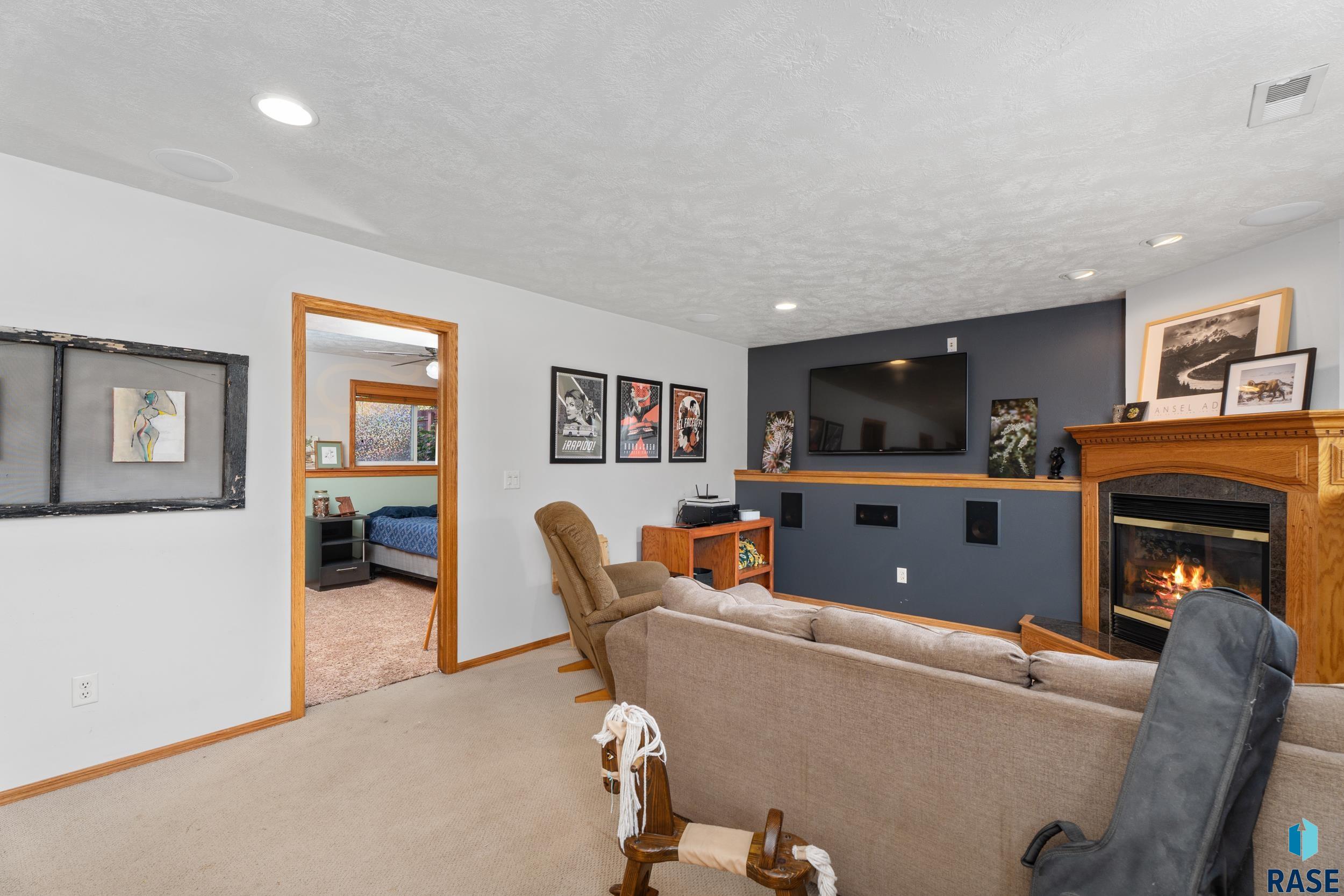 Sioux Falls, South Dakota 57106, United States, 3 Bedrooms Bedrooms, ,2 BathroomsBathrooms,Residential,Active,182847