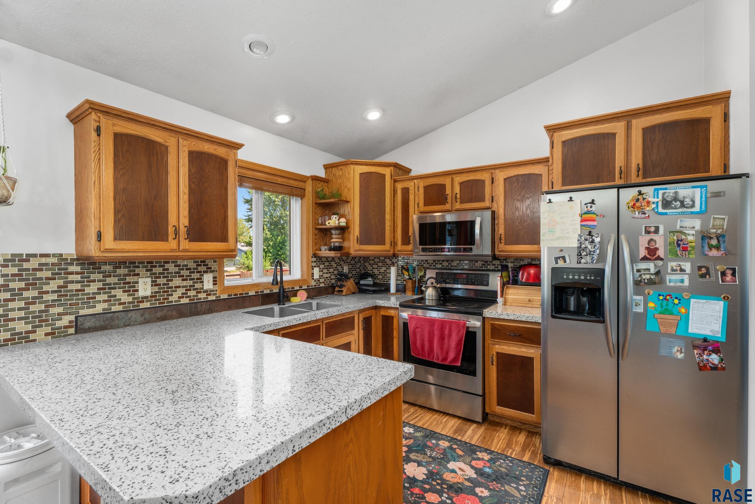 Sioux Falls, South Dakota 57106, United States, 3 Bedrooms Bedrooms, ,2 BathroomsBathrooms,Residential,Active,182847