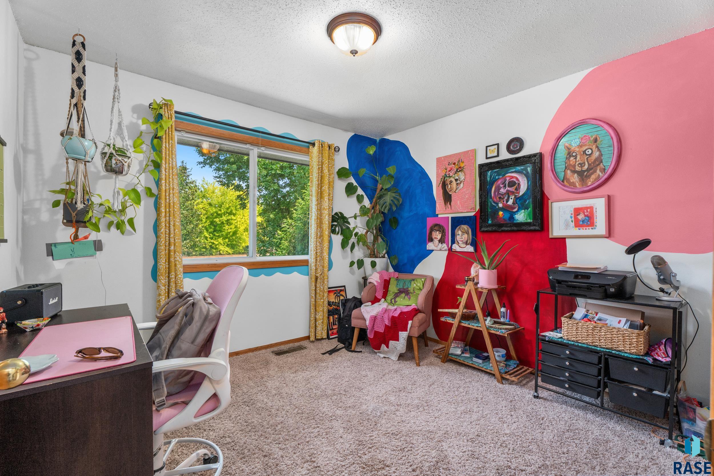 Sioux Falls, South Dakota 57106, United States, 3 Bedrooms Bedrooms, ,2 BathroomsBathrooms,Residential,Active,182847