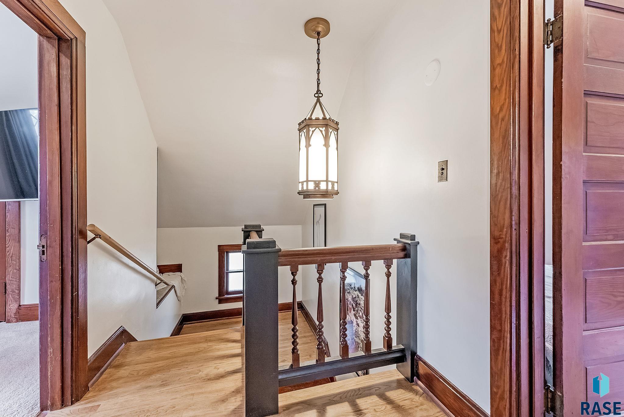 Sioux Falls, South Dakota 57103, United States, 3 Bedrooms Bedrooms, ,2 BathroomsBathrooms,Residential,Active,242402