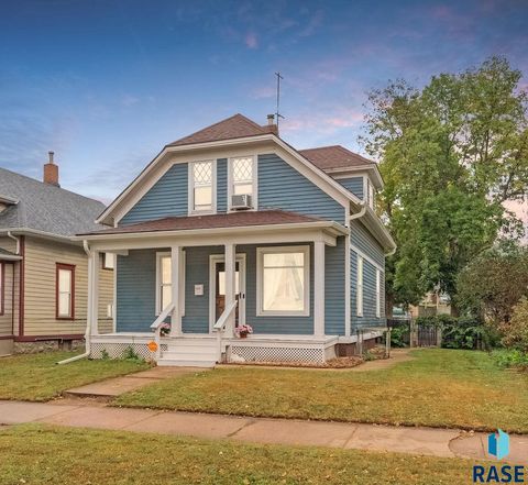 Photo of 216 N Indiana Ave Avenue, Sioux Falls, SD 57103 (MLS # 22508446)