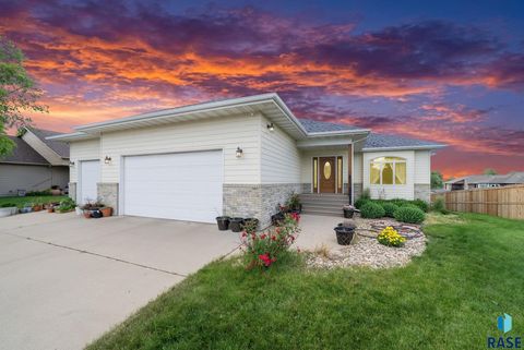 Homes For Sale - 7708 W Justice Street<br/> Sioux Falls, SD 57106