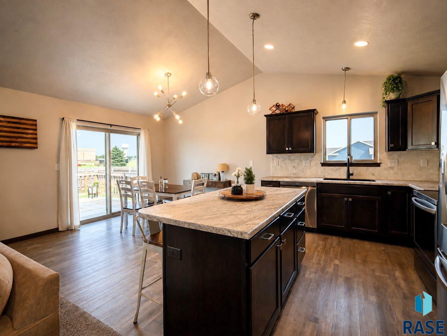 237 Plainside Ave