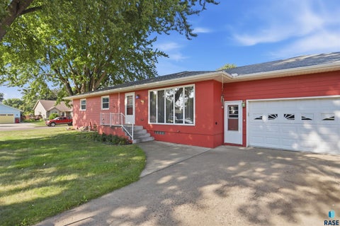 Homes For Sale - 1513 S Gordon Drive<br/> Sioux Falls, SD 57110
