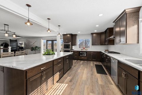 Homes For Sale - 300 S Park Avenue<br/> Colton, SD 57018