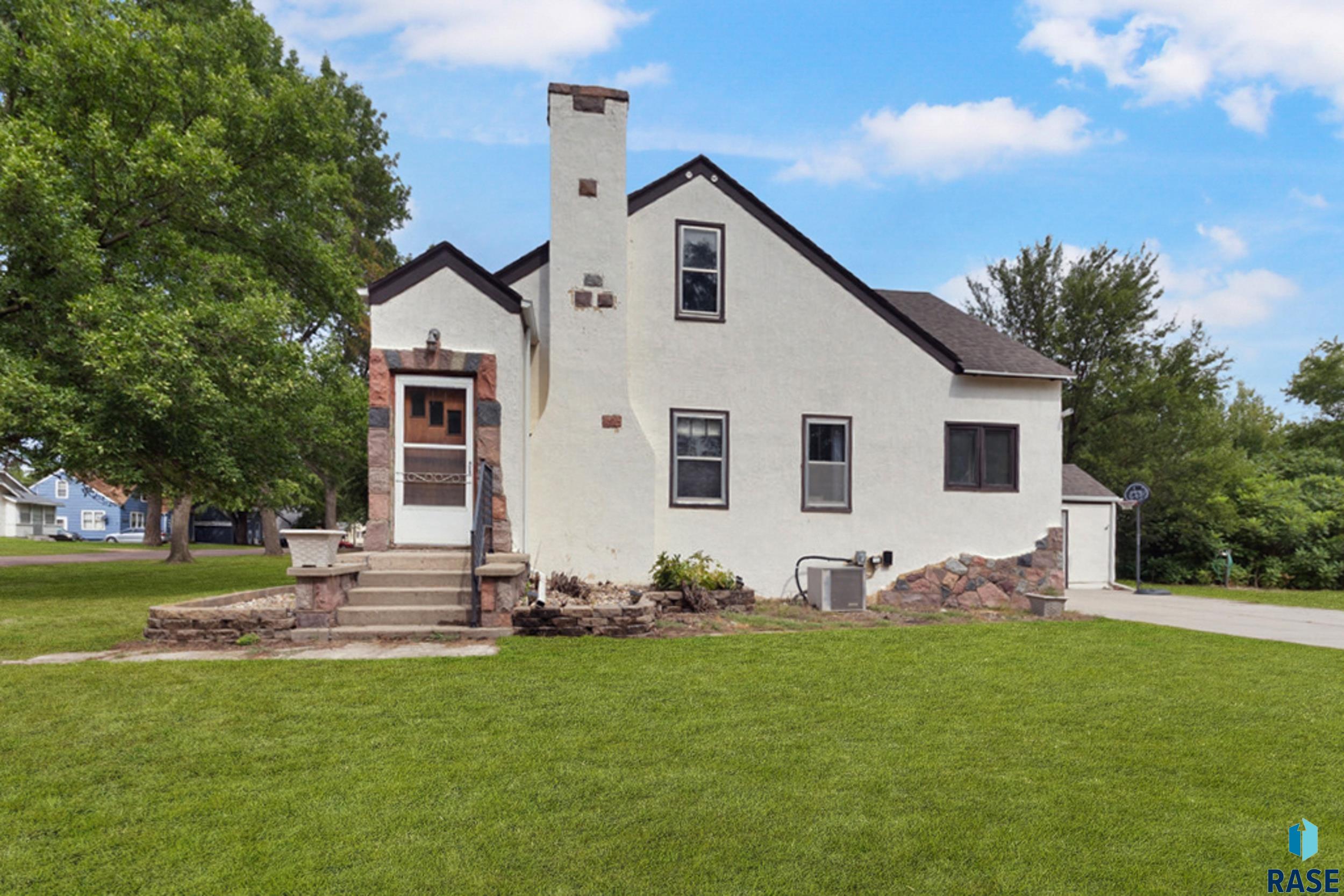 200 E 5th St - Photo 3