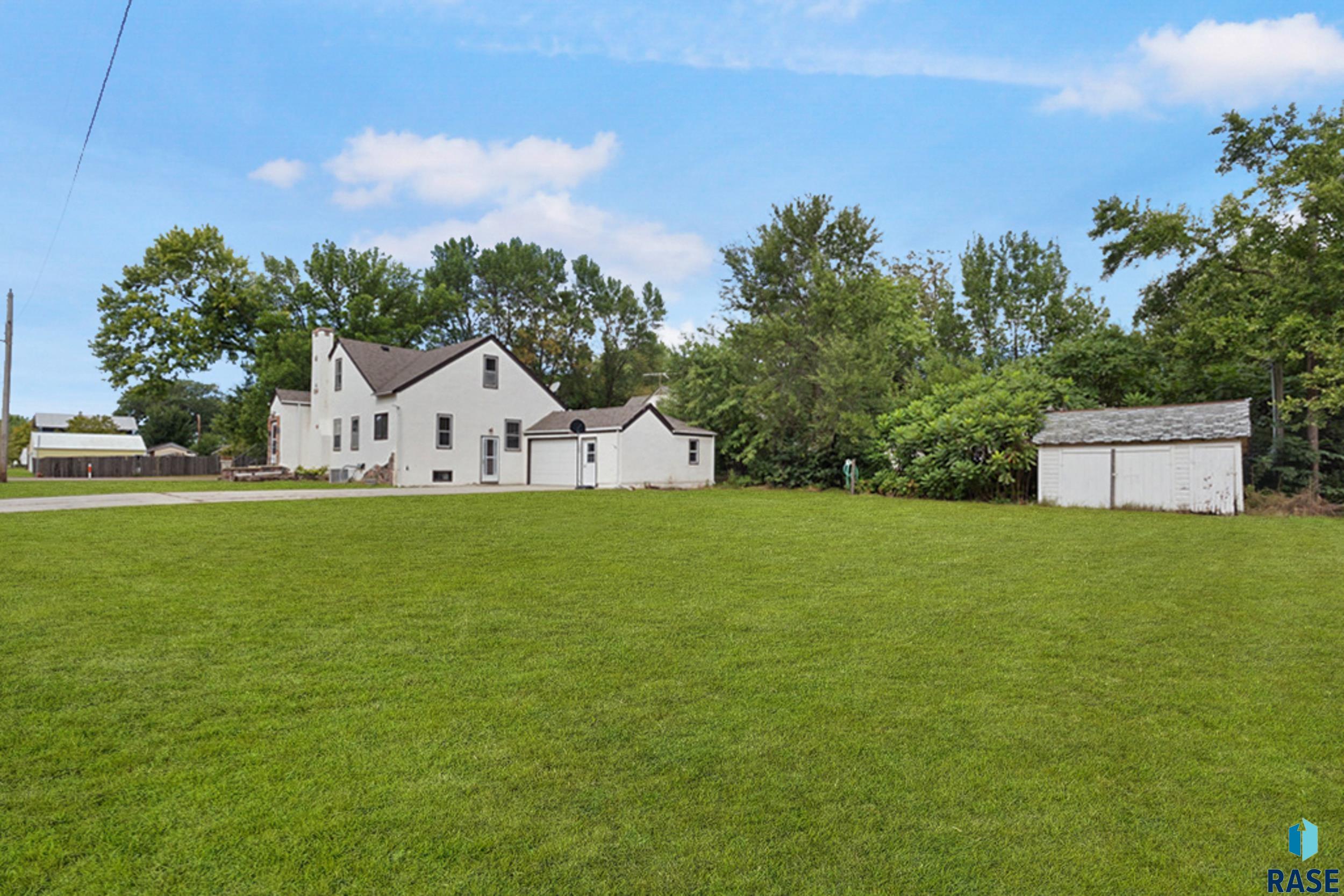 200 E 5th St - Photo 2