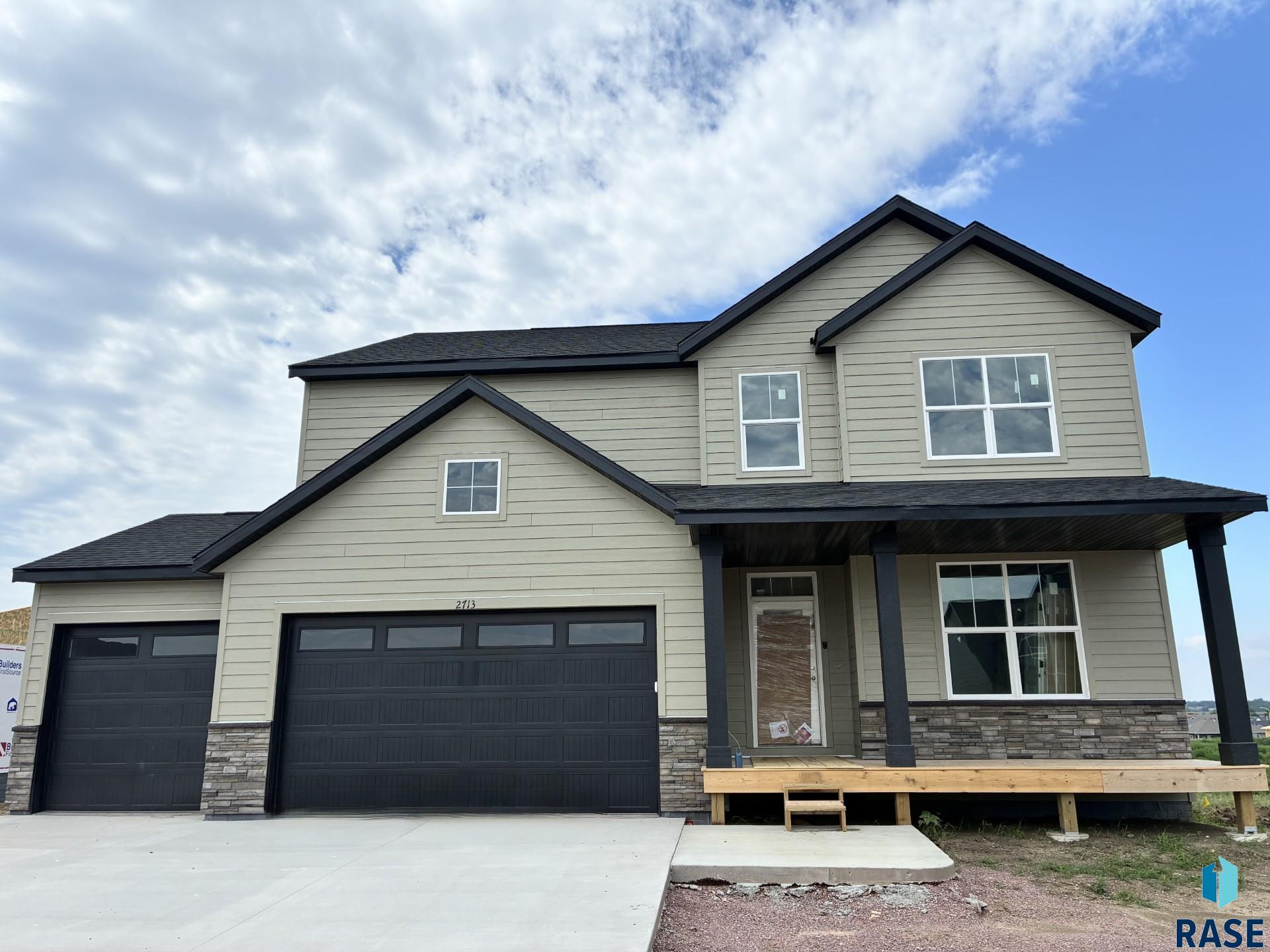 Photo 1 of 38 — 2713 S Copper Creek Ave, Sioux Falls, SD 57110