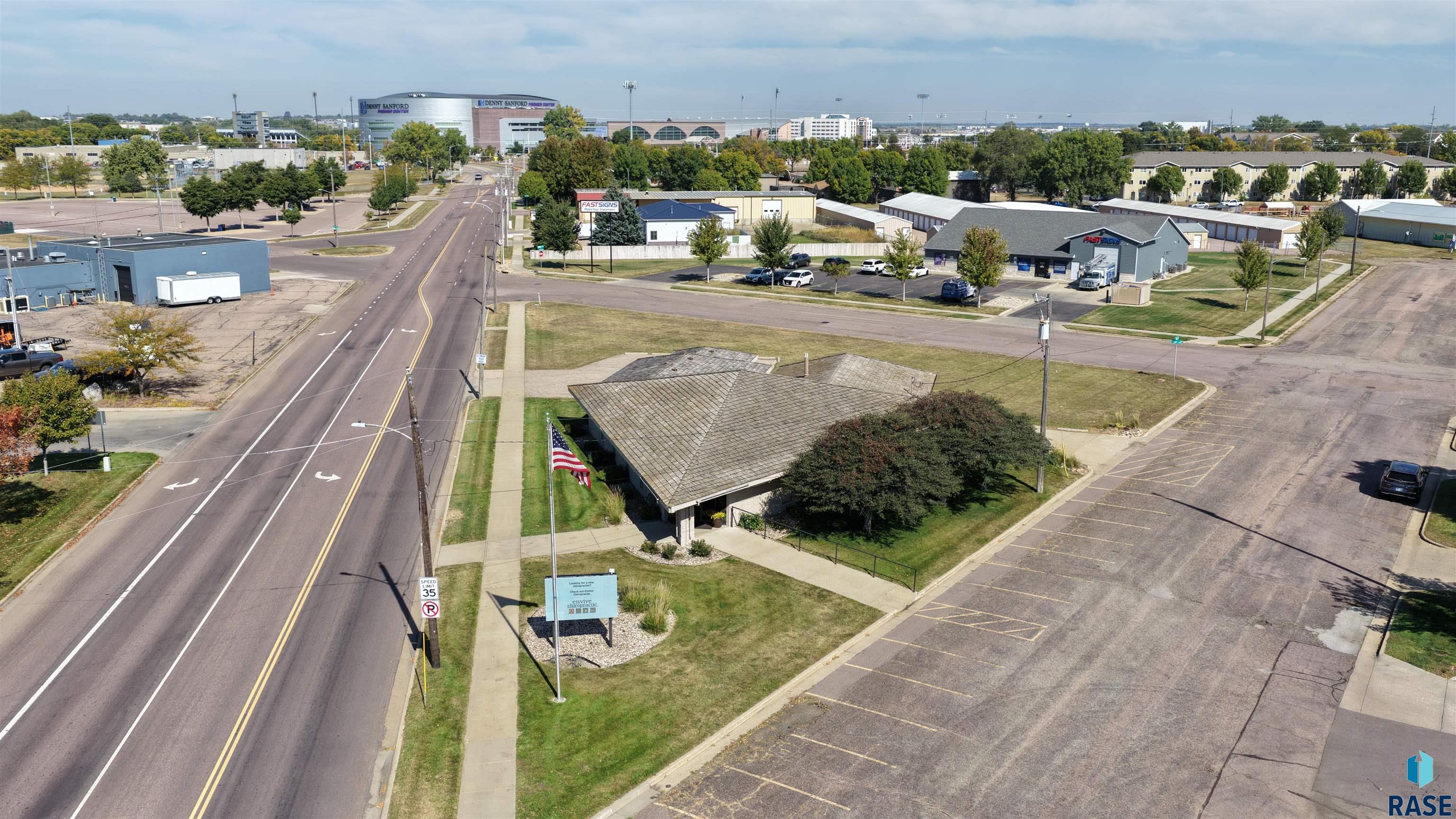 600 N Western Ave