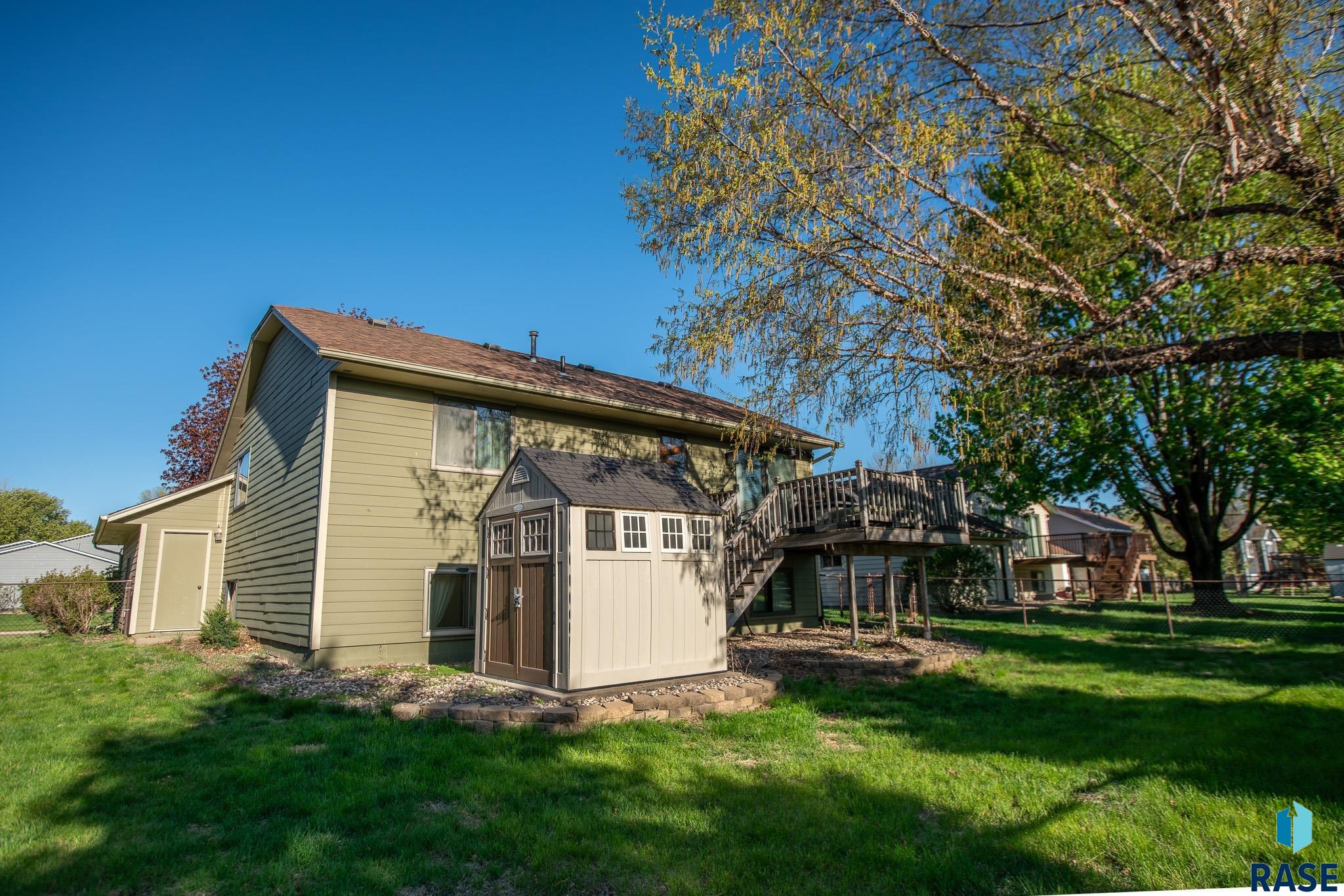 708 S Lakota Ave