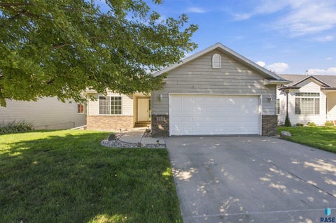Photo of 1417 N Holbrook Ave, Sioux Falls, SD 57107 (MLS # 22607790)