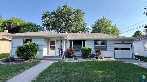 Homes For Sale - 1816 W 22nd Street<br/> Sioux Falls, SD 57105
