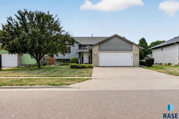 5105 S BIRCHWOOD AVE, SIOUX FALLS, SD 57108 - Image 68b04ea2a1723b5912096ee0a8ccc19d/880242170
