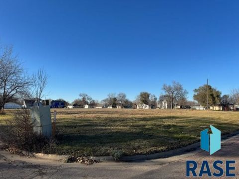 Vacant Land For Sale - 211 SE 4th Street<br/> Madison, SD 57042