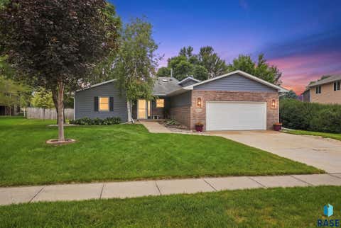 Homes For Sale - 2052 S Bradford Court<br/> Sioux Falls, SD 57106