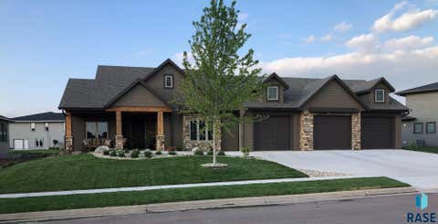 Homes For Sale - 1408 S Sugar Maple Drive<br/> Sioux Falls, SD 57110