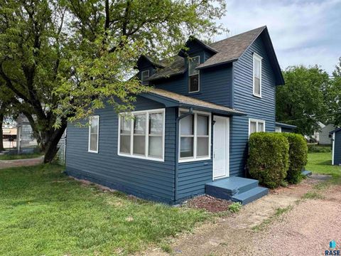 Homes For Sale - 524 N Cliff Avenue<br/> Sioux Falls, SD 57103
