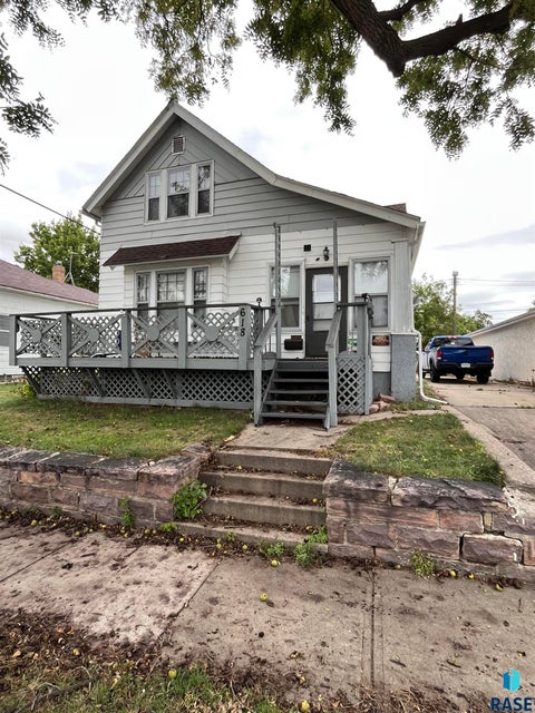 Homes For Sale - 618 W 13th Street<br/> Sioux Falls, SD 57104