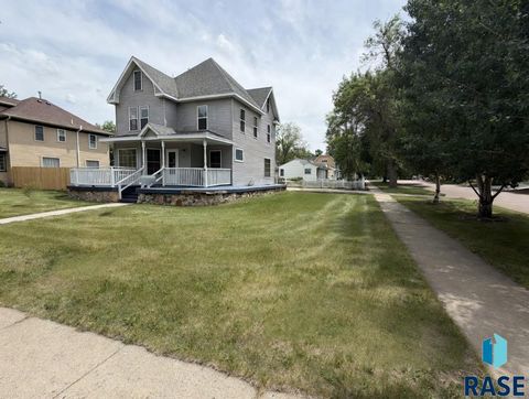 Homes For Sale - 321 NW 4th Street<br/> Madison, SD 57042