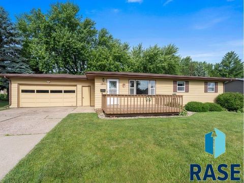 Homes For Sale - 1301 S Joliet Avenue<br/> Sioux Falls, SD 57110