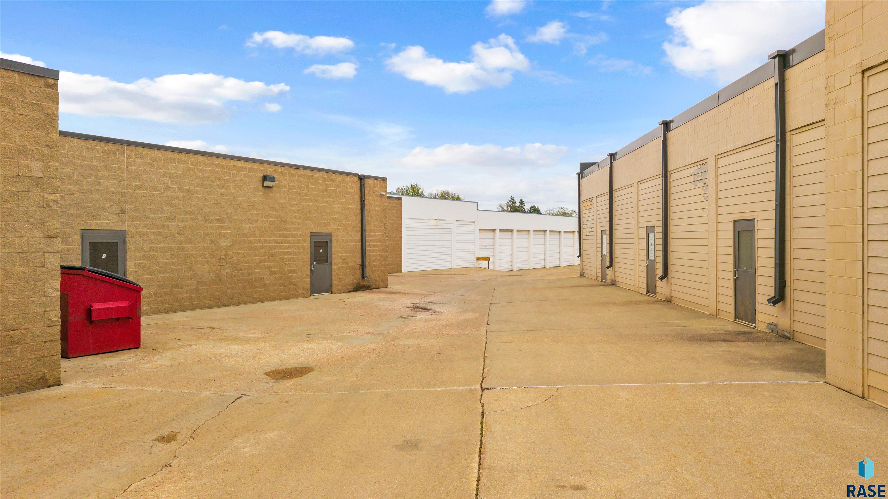 1400 S Van Epps Ave