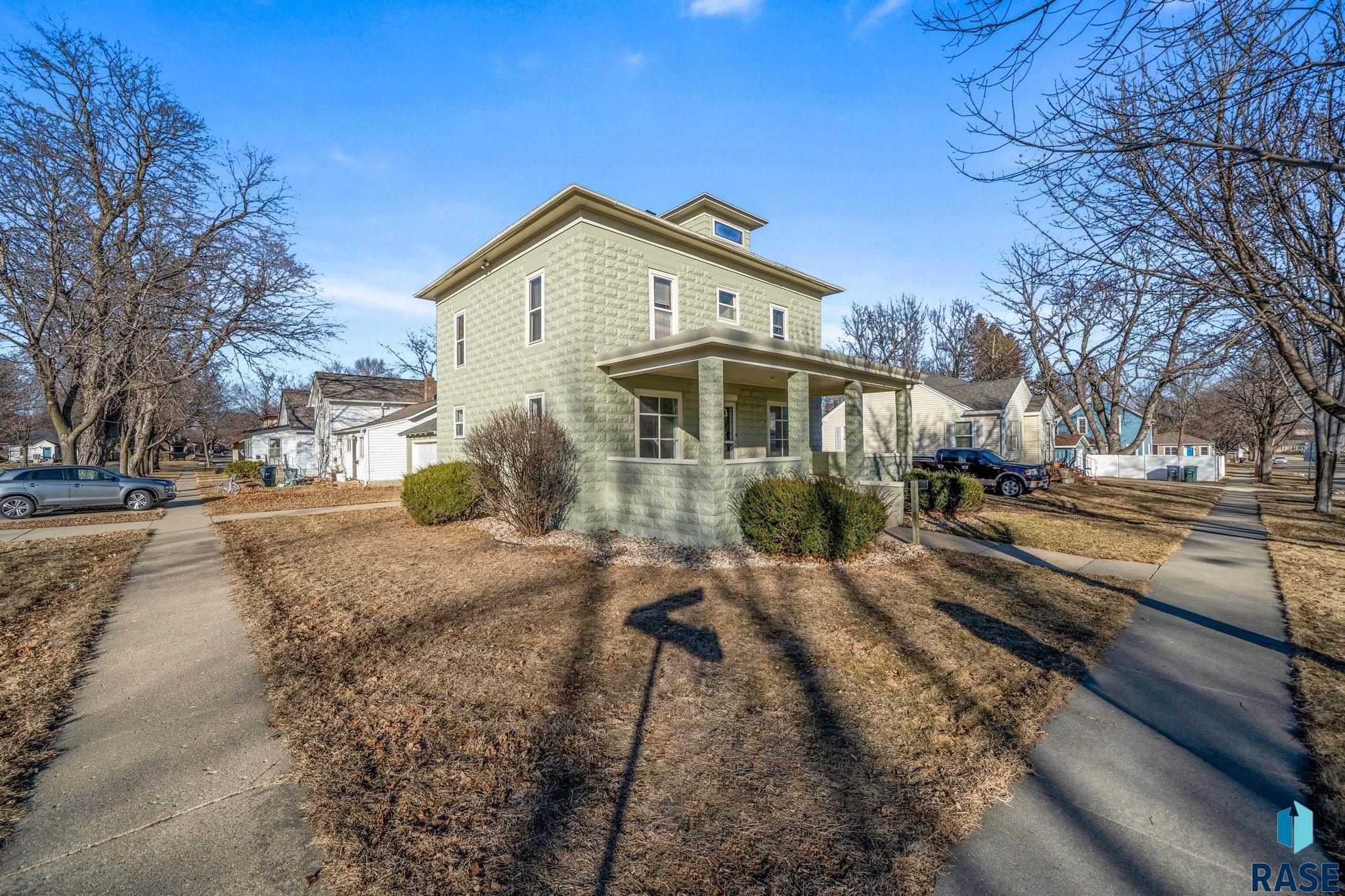 201 E Adams Ave