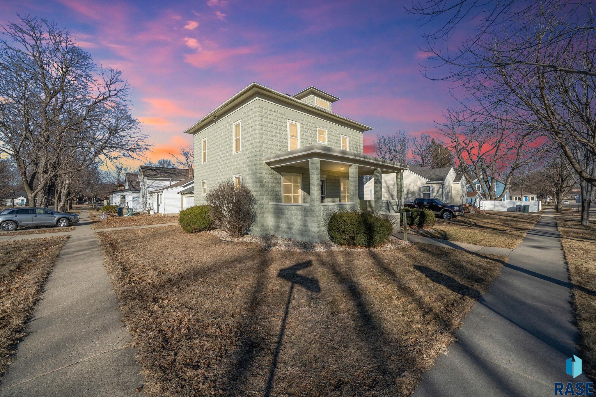 201 E Adams Ave