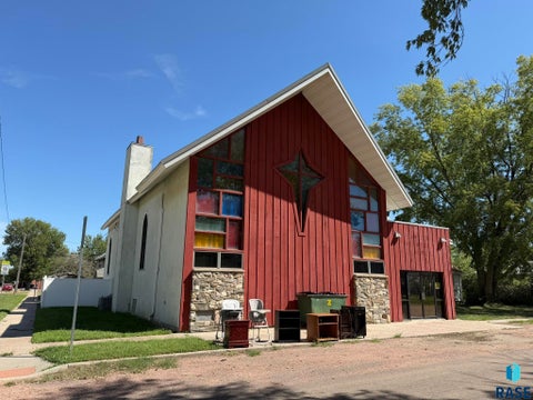 Homes For Sale - 711 3rd Street<br/> Scotland, SD 57059