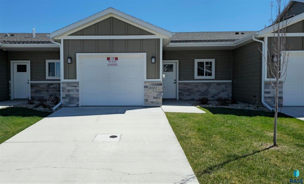 9207 W ARK PL, SIOUX FALLS, SD 57106 - Image 6e3f8d37c8fbe22f69b57e4d920ae8a7/1380785502