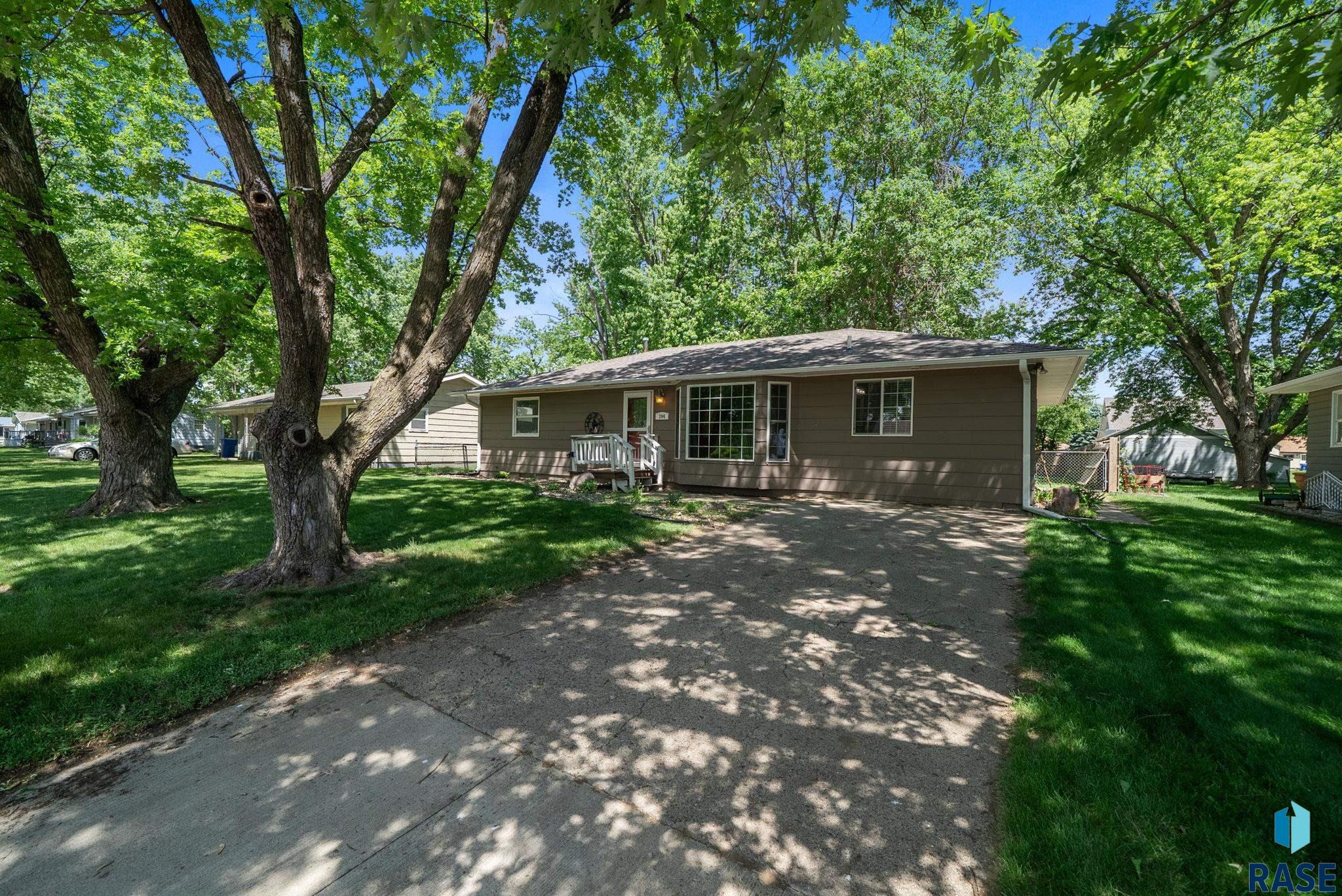 204 N Maple St