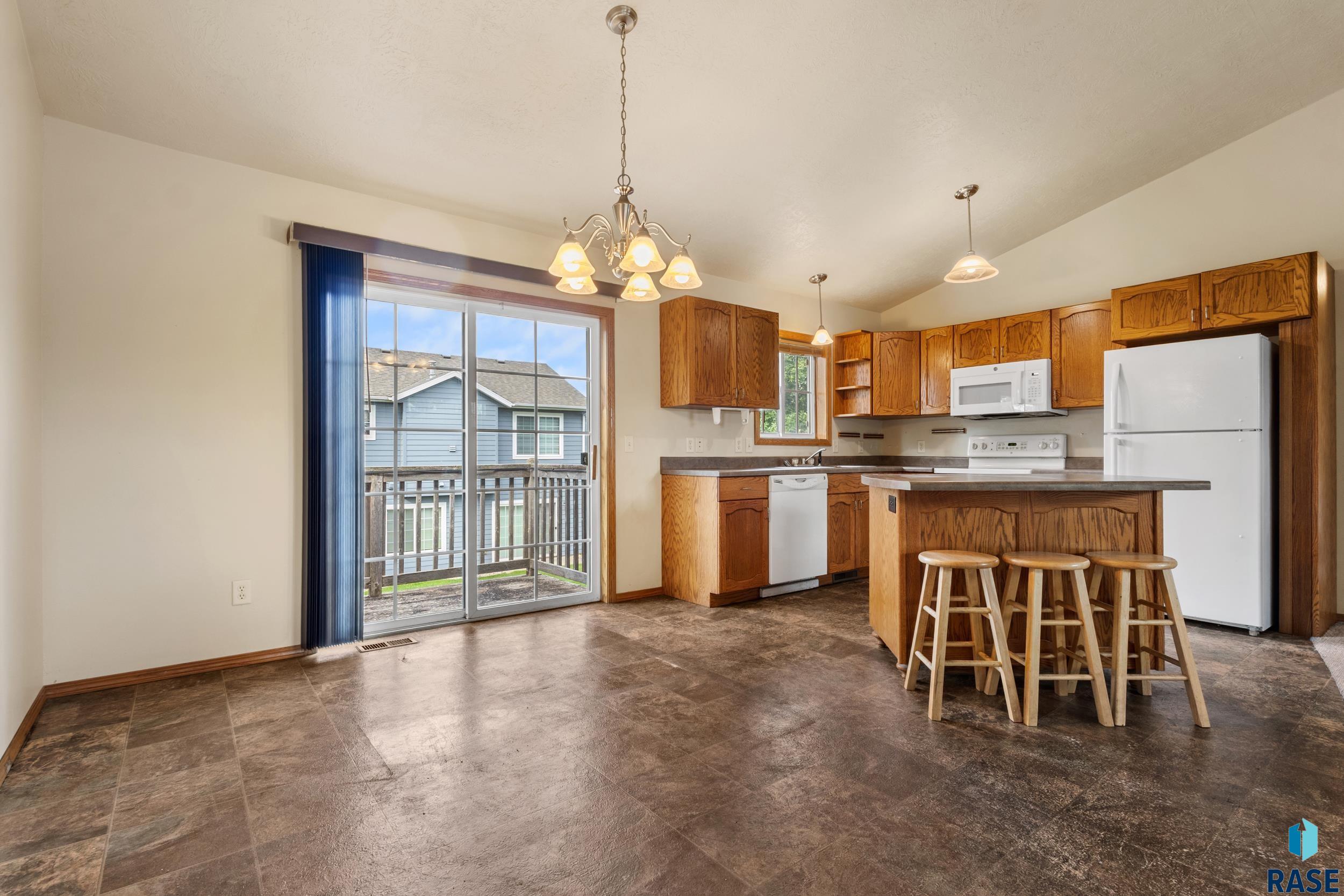 1318 N Fir Pl