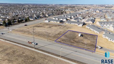 Photo of 1101 N Marion Rd, Sioux Falls, SD 57107 (MLS # 22602063)