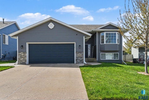 Homes For Sale - 7321 W 51st Street<br/> Sioux Falls, SD 57106