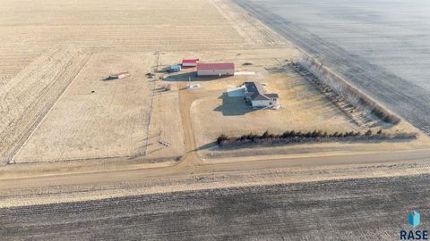 Homes For Sale - 44453 262nd Street<br/> Canistota, SD 57012