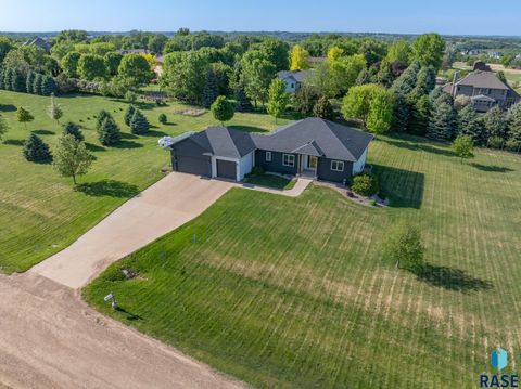 Photo of 9010 E 33rd St, Sioux Falls, SD 57110 (MLS # 22603727)