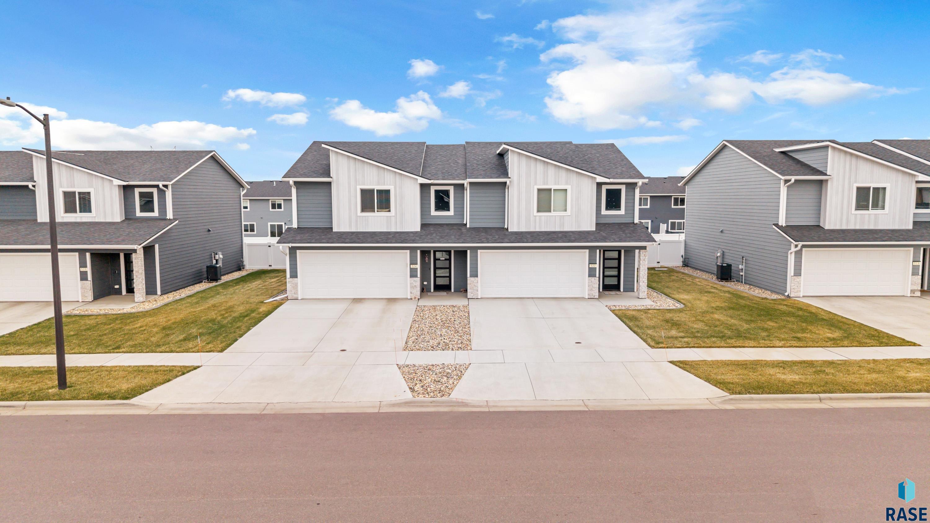 Photo 1 of 25 — 524 Oxford Ave, Harrisburg, SD 57032