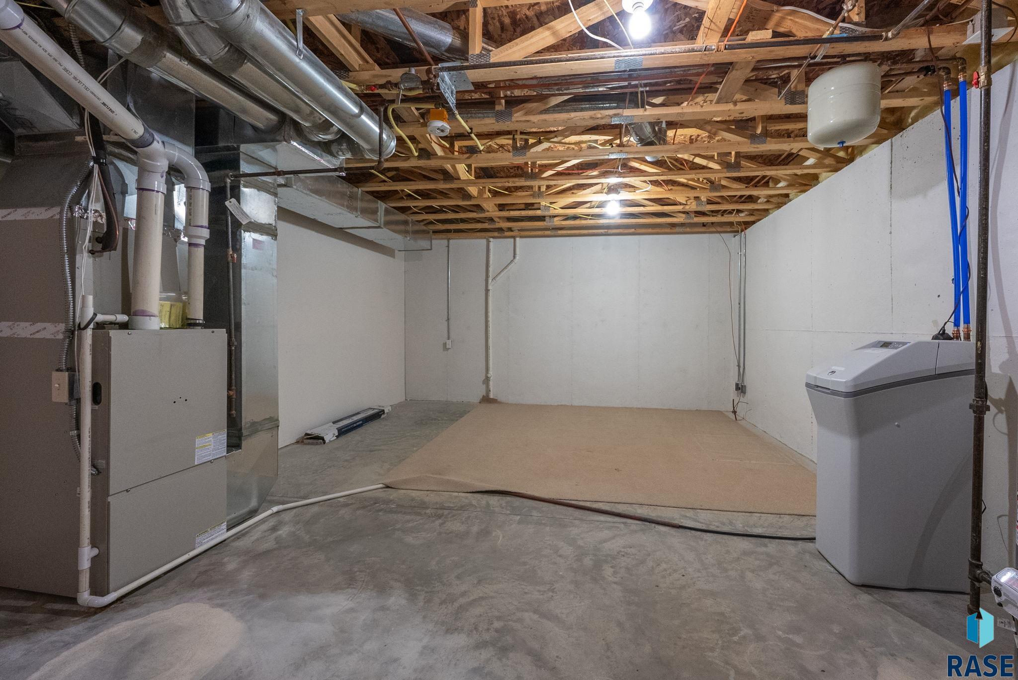 Sioux Falls, South Dakota 57108, United States, 3 Bedrooms Bedrooms, ,3 BathroomsBathrooms,Residential,Active,235602