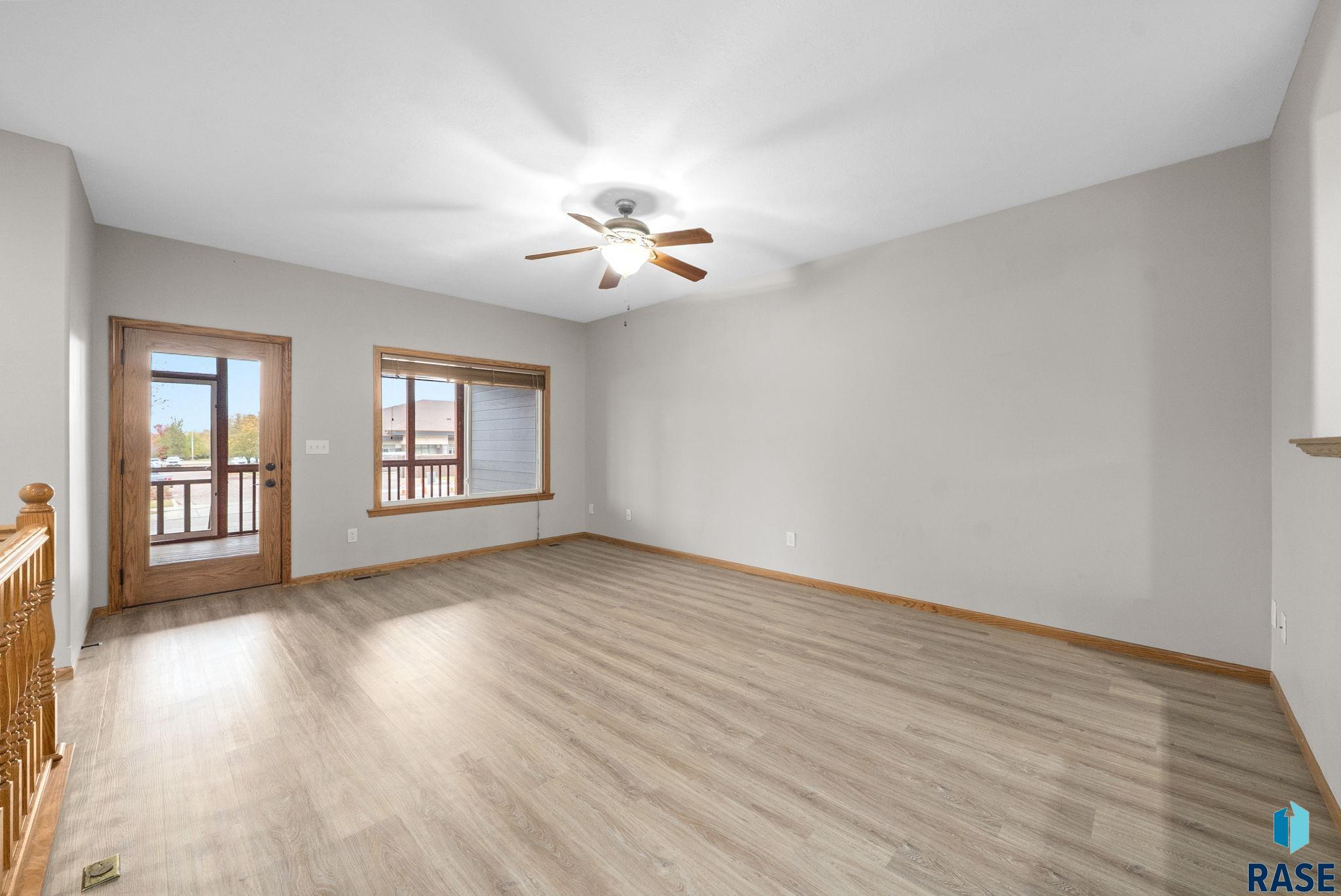 Sioux Falls, South Dakota 57108, United States, 3 Bedrooms Bedrooms, ,3 BathroomsBathrooms,Residential,Active,235602