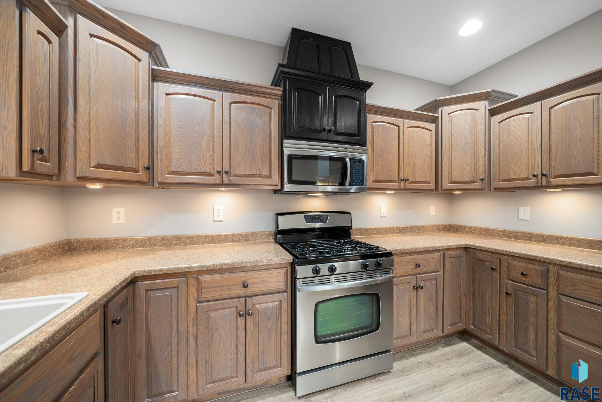 Sioux Falls, South Dakota 57108, United States, 3 Bedrooms Bedrooms, ,3 BathroomsBathrooms,Residential,Active,235602