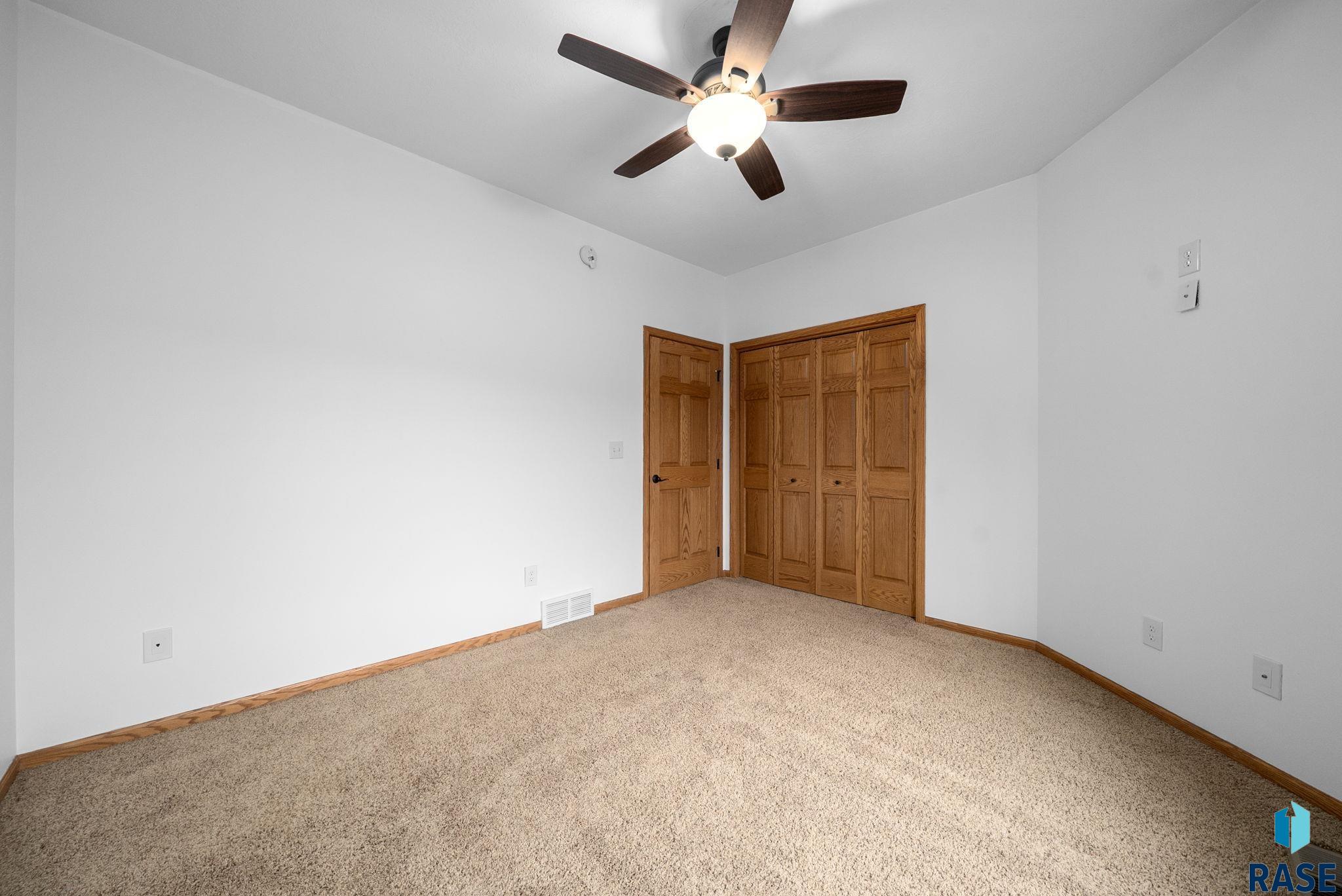 Sioux Falls, South Dakota 57108, United States, 3 Bedrooms Bedrooms, ,3 BathroomsBathrooms,Residential,Active,235602